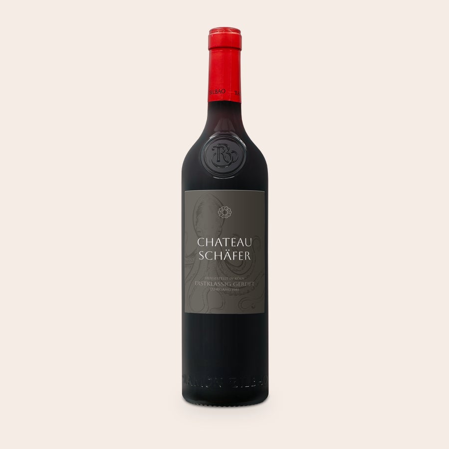 Ramon Bilbao Crianza personalisieren Weinflasche Ramon Bilbao Crianza mit dunkelgrauem, bedrucktem Etikett mit "CHATEAU SCHÄFER" als personalisiertes Geschenk.