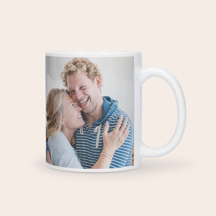 Tazza Personalizzata - Festa della Mamma Tazza personalizzata bianca con foto stampata di una mamma e un figlio sorridenti per la Festa della Mamma