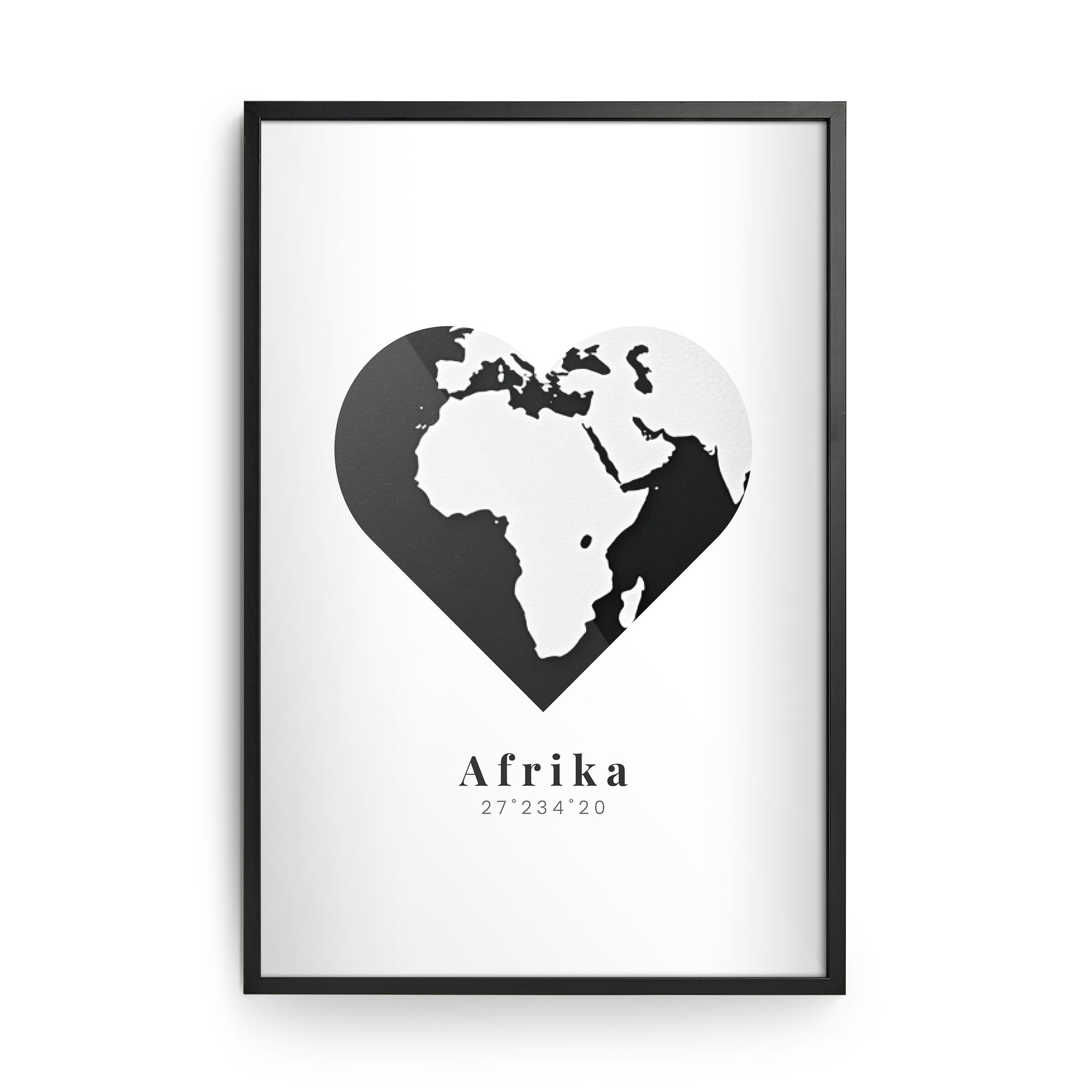 Personaliziran plakat z motivom Afrike in koordinatami, natisnjen v črno-beli barvi in uokvirjen.