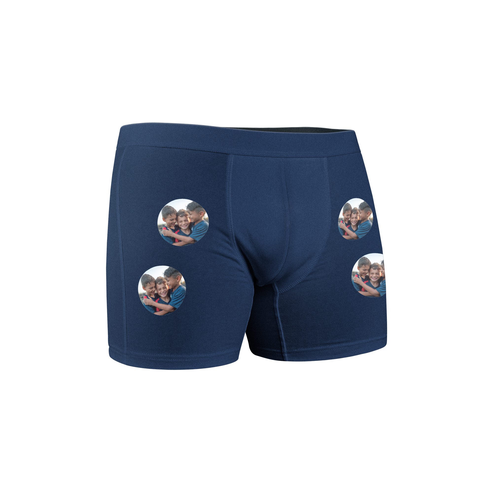 Dunkelblaue personalisierte Boxershorts mit vier aufgedruckten Fotos von lachenden Kindern, die sich umarmen
