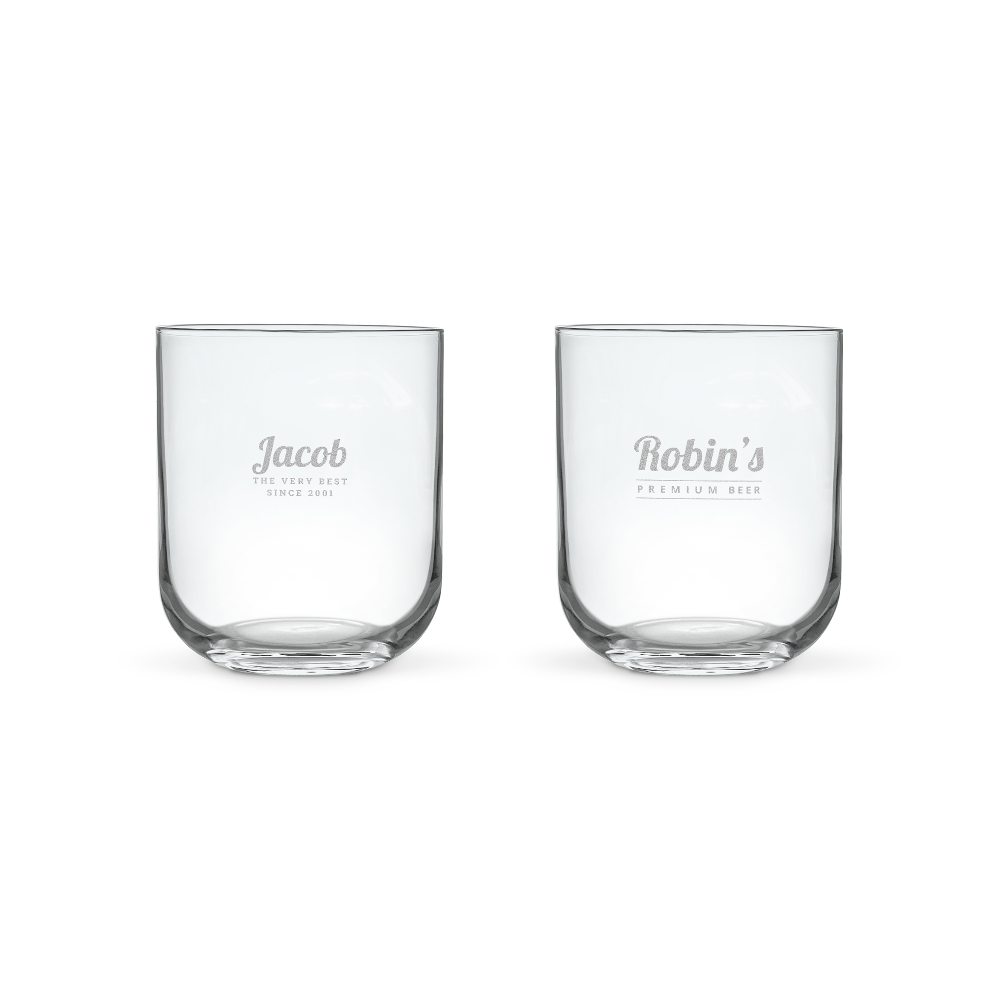 Dva personalizirana kozarca za vodo z lasersko graviranim imenom in besedilom