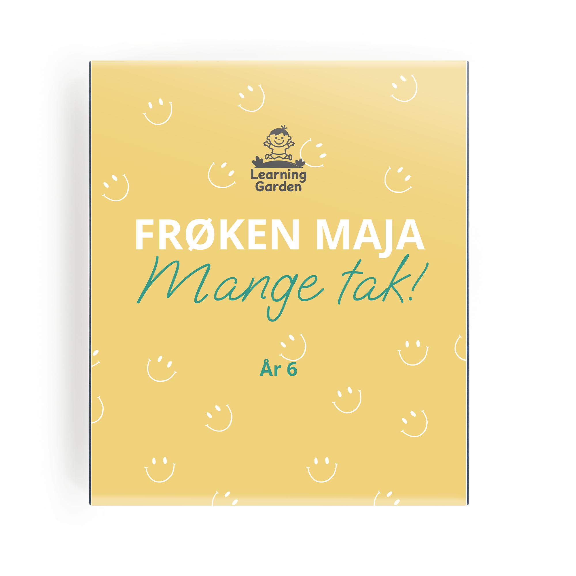 Personlig teæske trykt med tekst Frøken Maja Mange tak og År 6, dit personlige te-tilflugtssted venter på dig