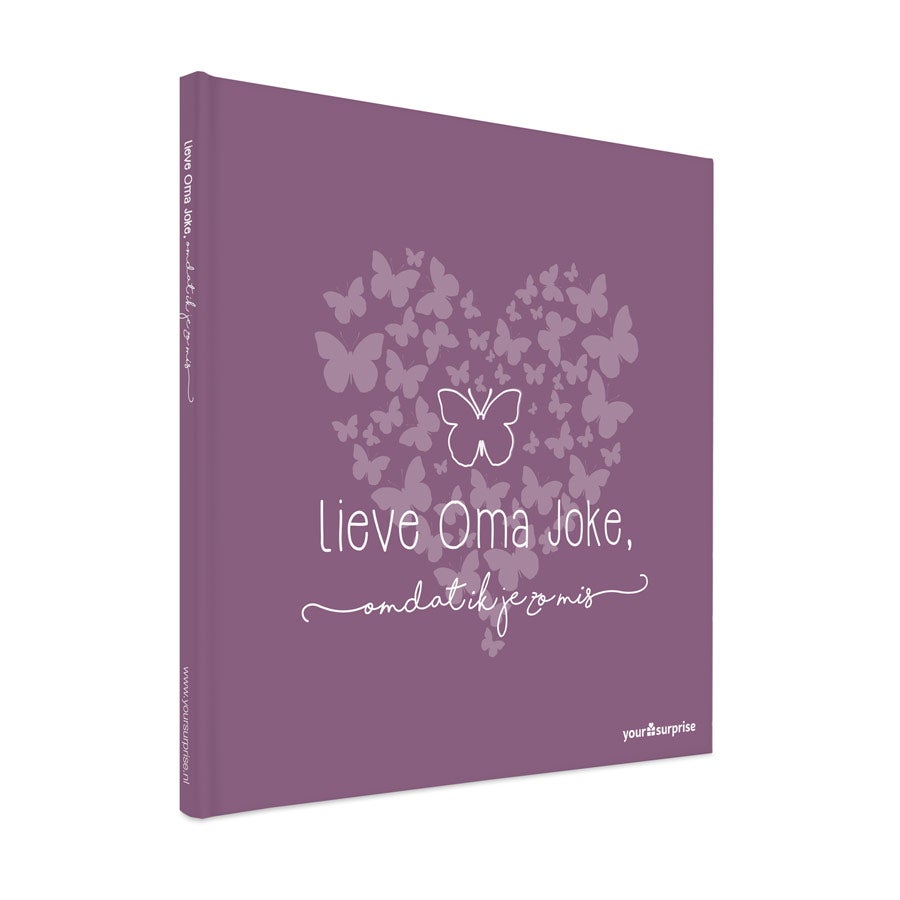 Boek "Lieve Oma, omdat ik je zo mis" met naam