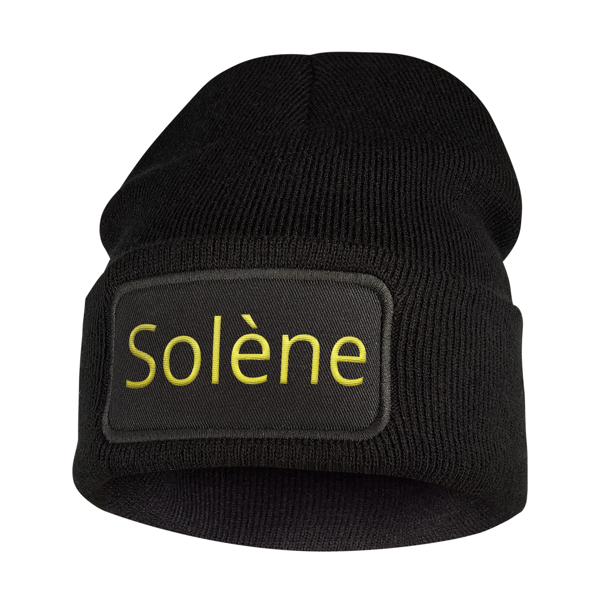 Bonnet noir brodé avec le prénom Solène en jaune. Restez bien au chaud avec ce bonnet brodé avec le texte de votre choix