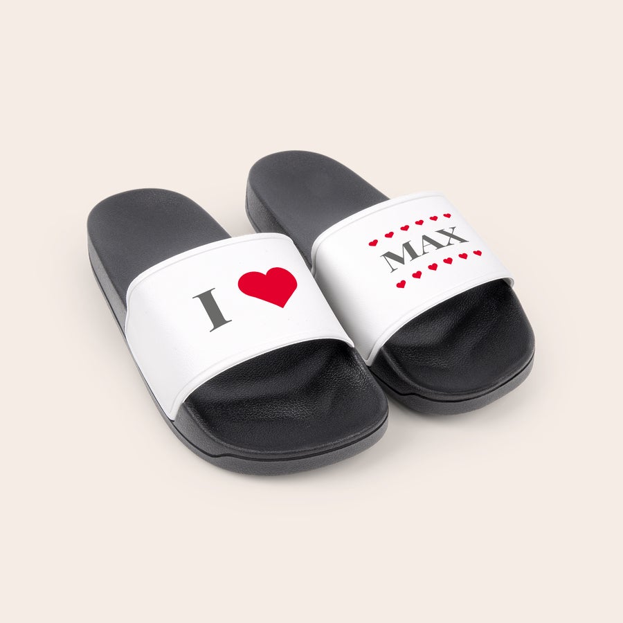 Flip-flops personalizați Glisoare personalizate alb-negru, imprimate cu "I <3 MAX" și inimioare roșii, perfecte pentru vară.