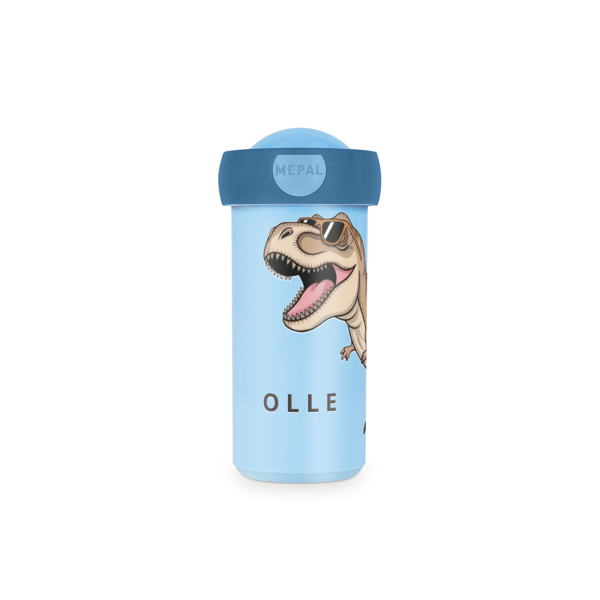 Personlig Mepal Campus skolmugg i blått med dinosaurie och namnet Olle, tryckt med egen design. Gör varje skoldag speciell med en personlig skolmugg.