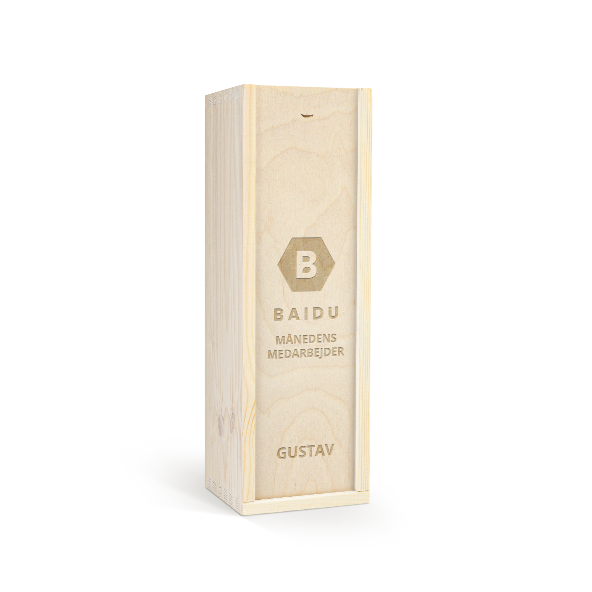 Indgraveret trææske til en flaske Glen Talloch whisky med teksten "BAIDU MÅNEDENS MEDARBEJDER GUSTAV" indgraveret på låget.