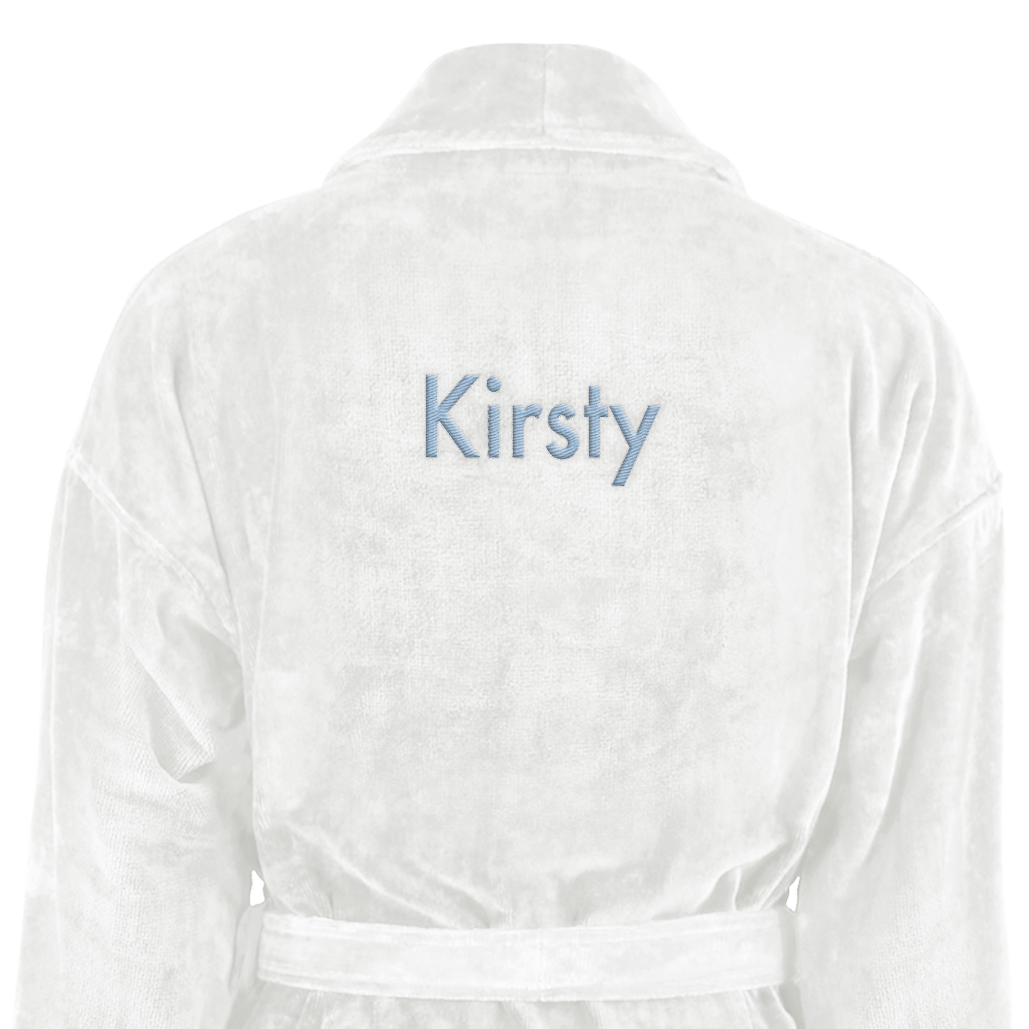Morbido accappatoio bianco con nome ricamato in blu "Kirsty" sulla schiena, un regalo personalizzato unico.