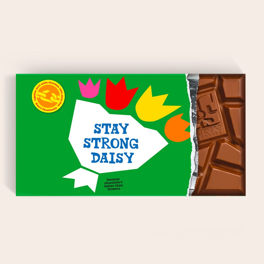 Chocolonely XL Tony's (5 barras de chocolate) Barra de chocolate XL Tony's Chocolonely personalizada com o nome "Daisy", texto "Stay Strong" e flores.