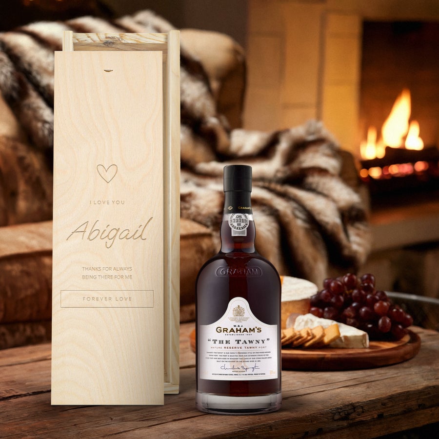 Oporto Graham's The Tawny Reserve Botella de oporto Graham's en caja de madera personalizada grabada con "Abigail" y "Forever Love", lista para ¡Sorprende con una deliciosa botella de oporto Graham's!