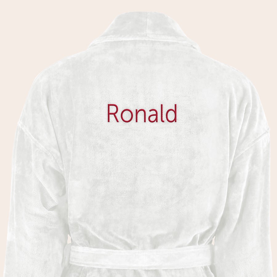 Badjas Heren met naam geborduurd Witte badstof badjas met naam Ronald in het rood geborduurd op de rug, personaliseerbaar.