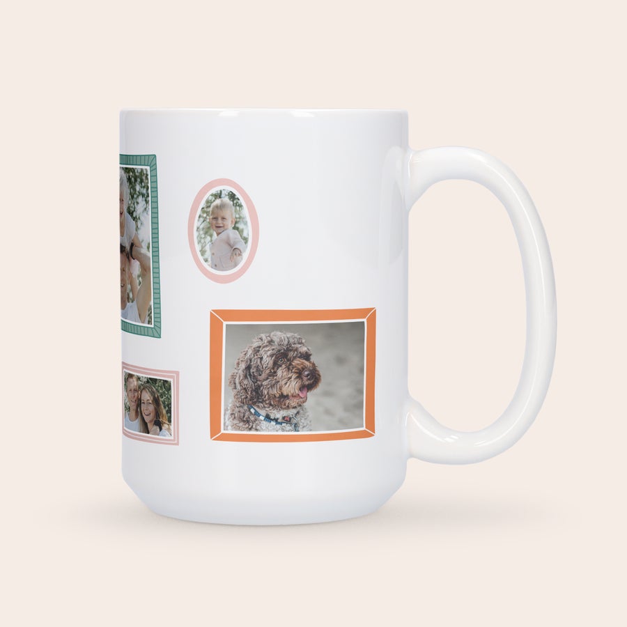 Große Tasse Bedrucken Weiße XL Tasse mit Fotocollage bedruckt, zeigt Familienfotos und einen Hund in individuellen Rahmen