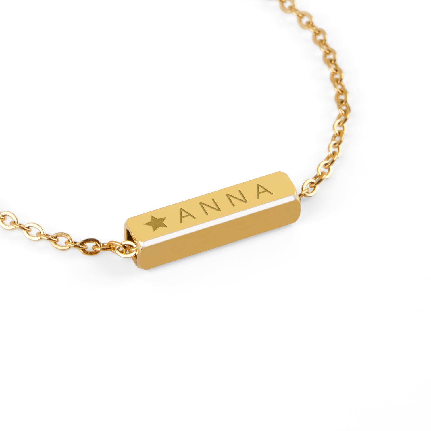 Armbånd med navn - Guld