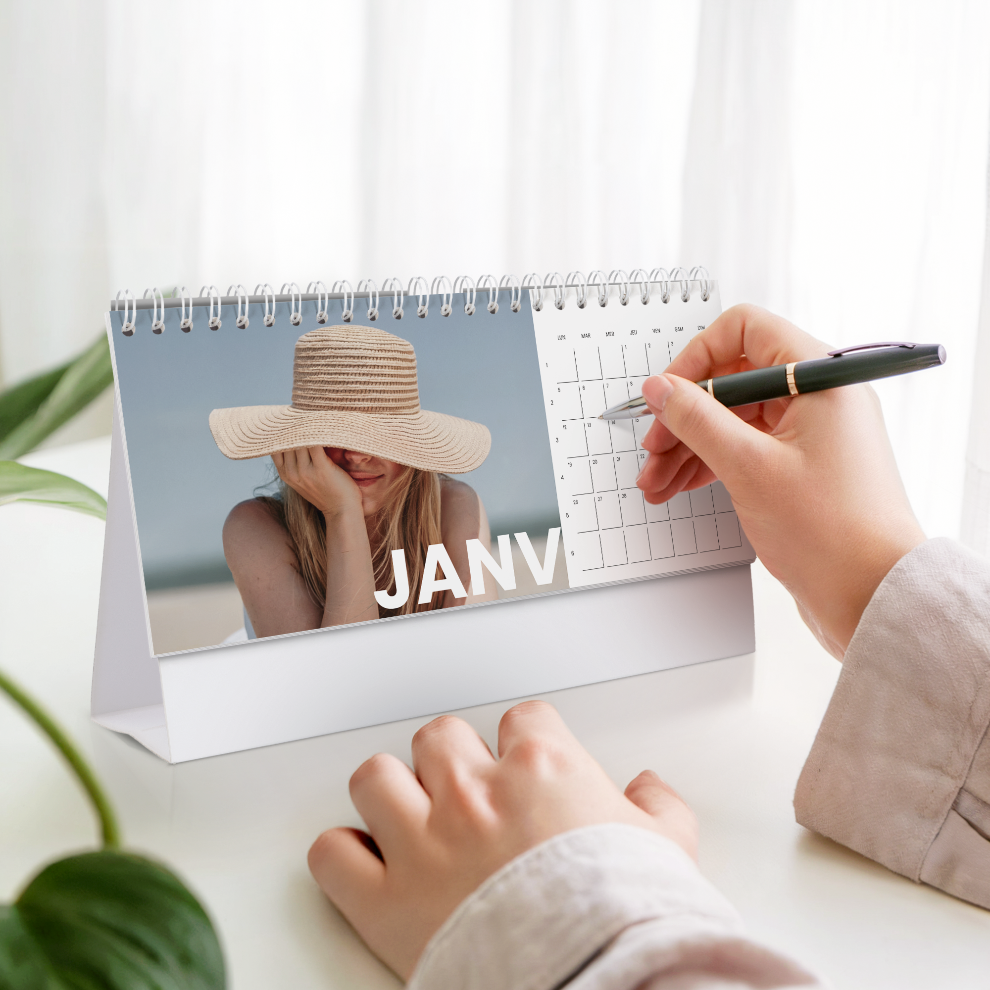 Calendrier de bureau personnalisé imprimé avec une photo de femme et 