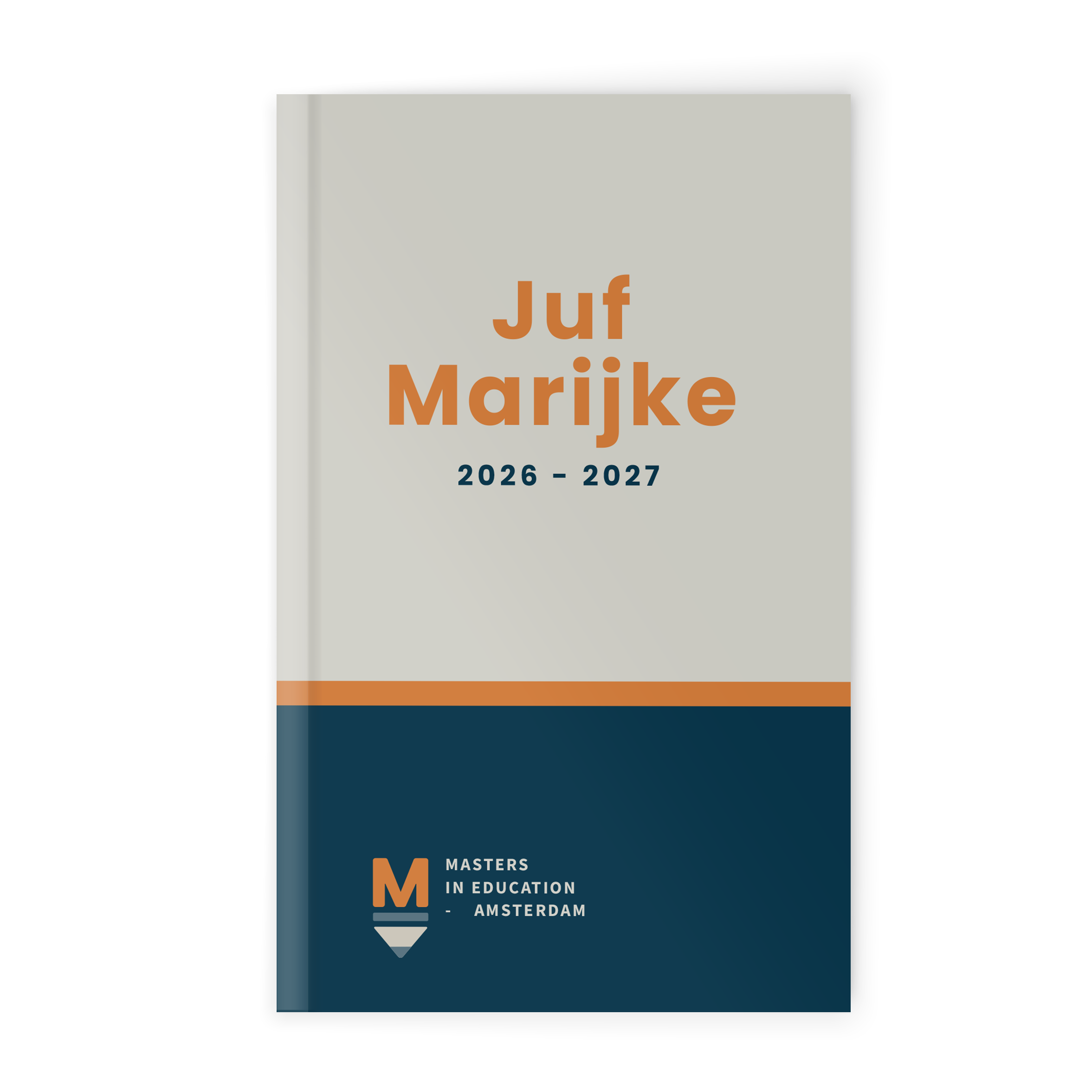 Gepersonaliseerde schoolagenda 2026/2027 – hardcover met naam juf Marijke en datum 2026-2027 bedrukt op de voorkant.