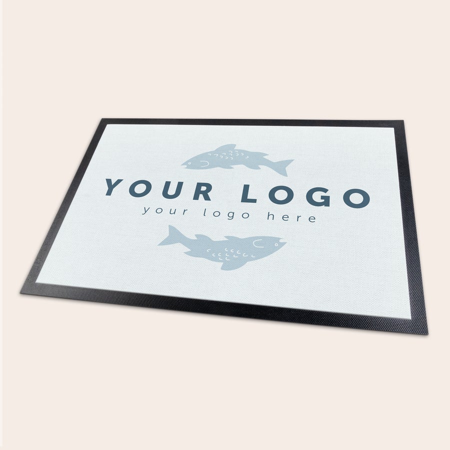 Capacho Tapete de entrada personalizado com logo impresso e borda preta. Surpreenda alguém especial.