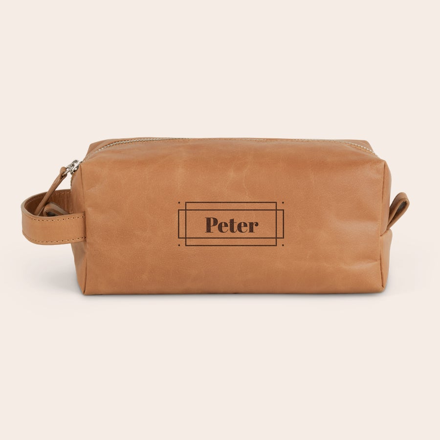 Kulturtasche aus Leder mit Gravur Kulturtasche aus Leder mit Gravur
