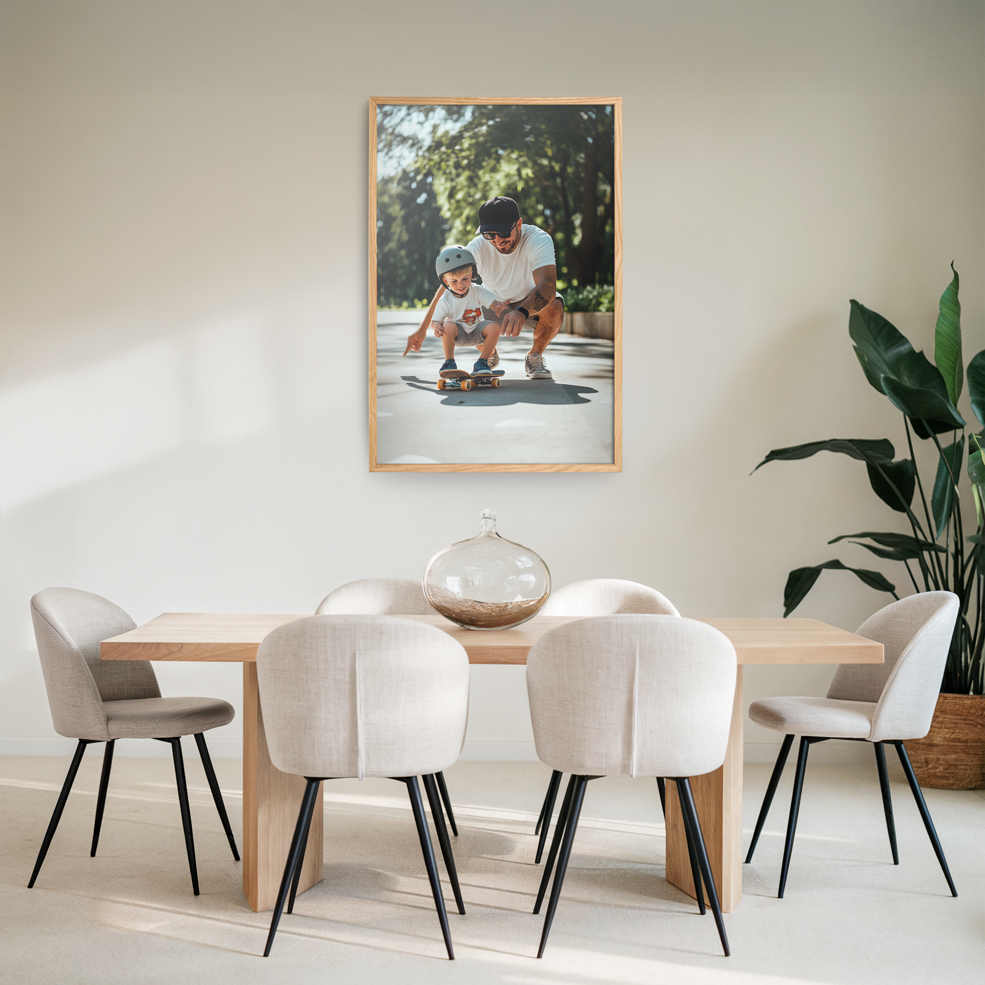 Foto personalizada de pai e filho, impressa em moldura de madeira de carvalho. Imortalize a sua memória mais bonita ao colocá-la numa linda moldura.