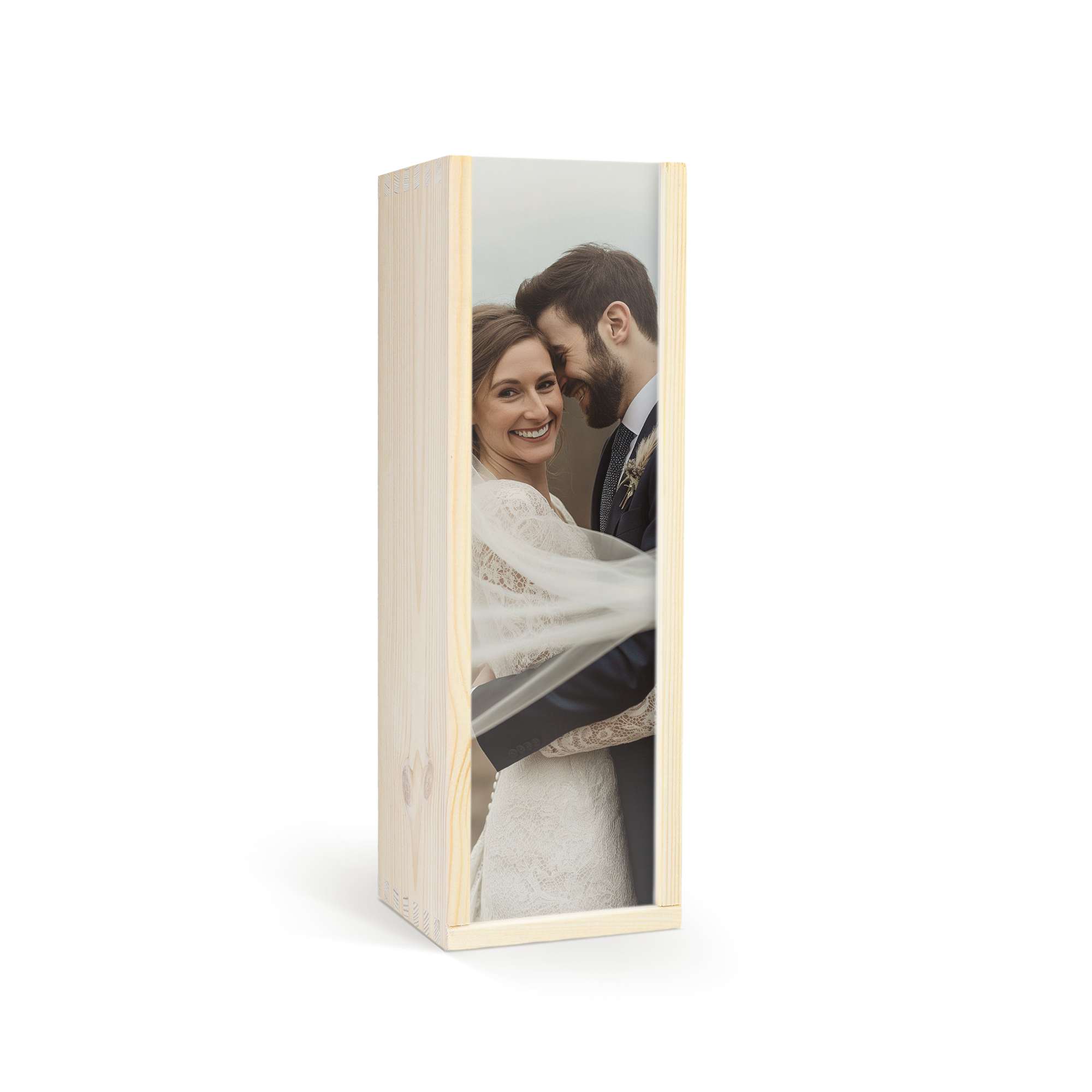 Caja de madera personalizada con foto impresa de pareja de boda para botella de whisky The Famous Grouse.