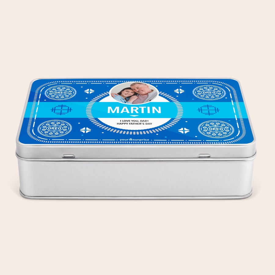 Caja de chocolate Oreo Lata de regalo Oreo personalizada con foto de una pareja y el nombre "MARTIN", impresa con el mensaje "I LOVE YOU, DAD! HAPPY FATHER'S DAY".
