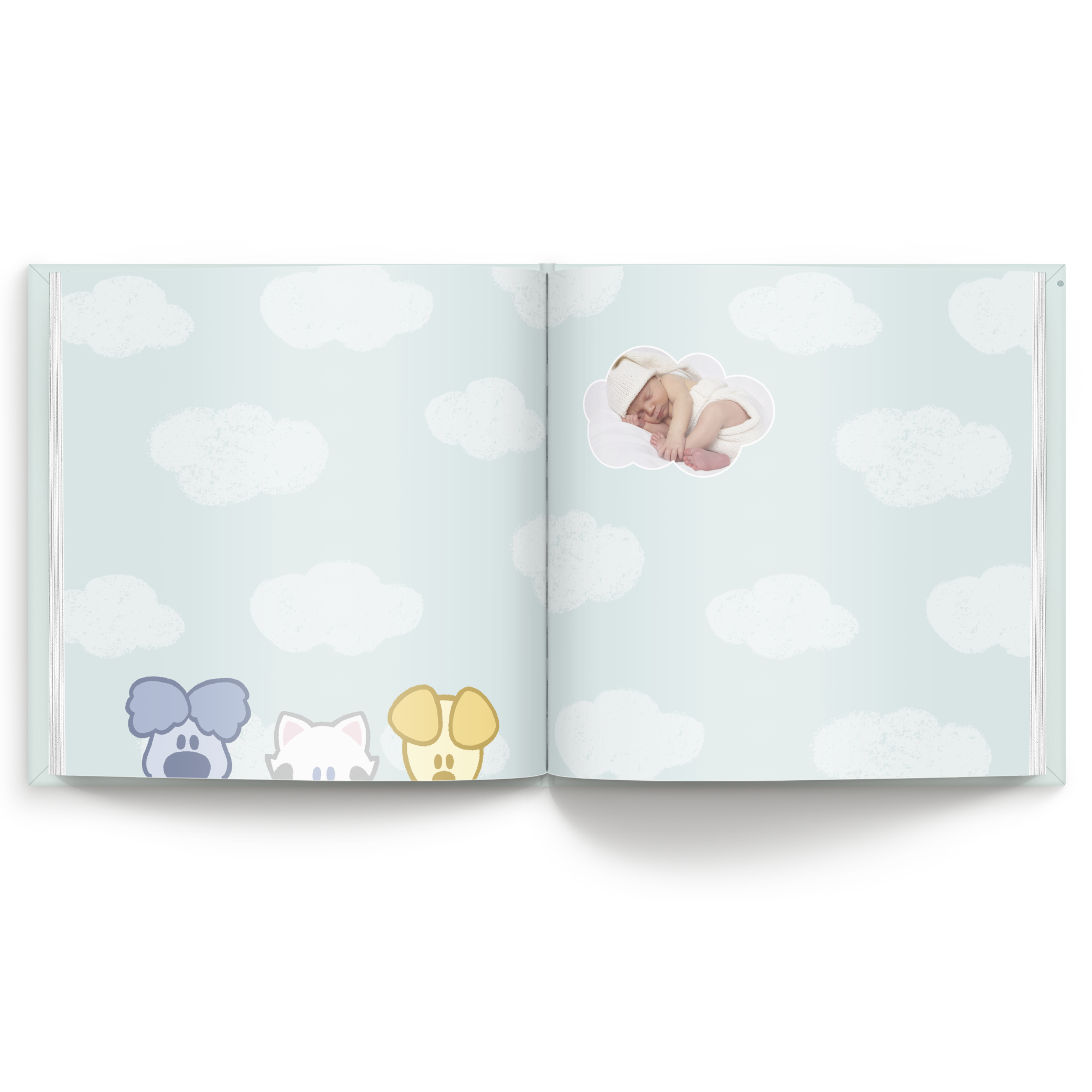 Open Woezel & Pip babyboek met naam en foto - Hardcover met een slapende baby in een wolk en getekende figuren van Woezel en Pip onderaan, gepersonaliseerd met eigen foto.