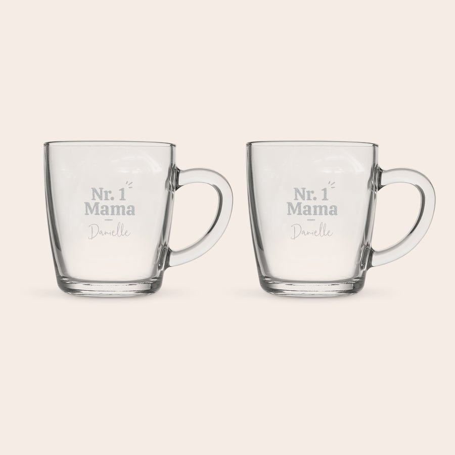 Teeglas mit Gravur Zwei Teegläser mit Namen "Nr. 1 Mama Danielle" graviert, ideal um einen echten Teeliebhaber zu überraschen.