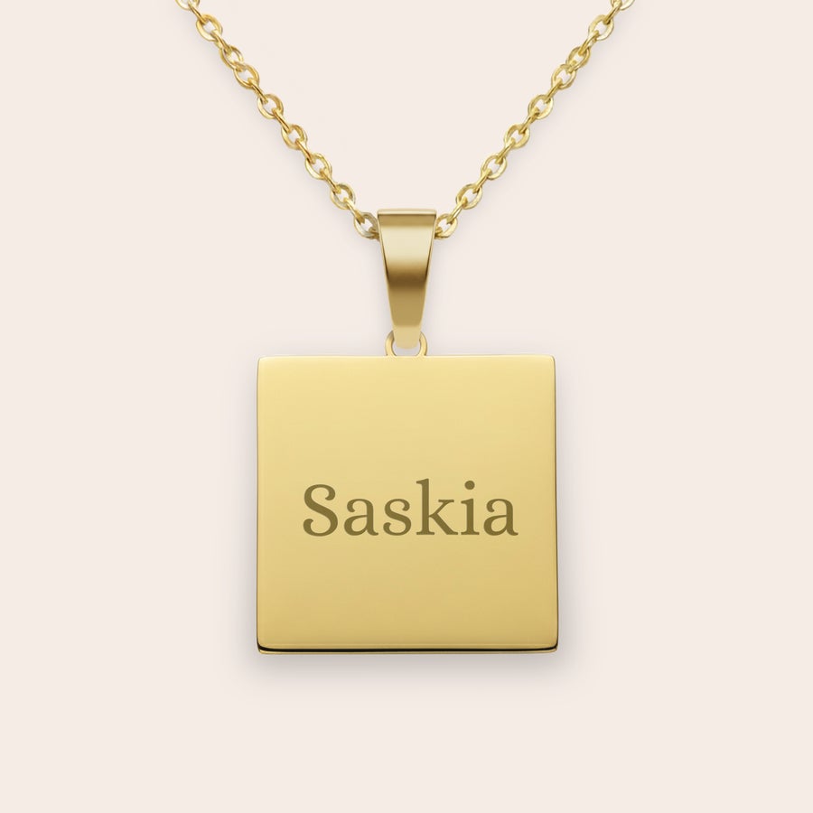 Kette mit viereckigem Anhänger Kette mit viereckigem Anhänger