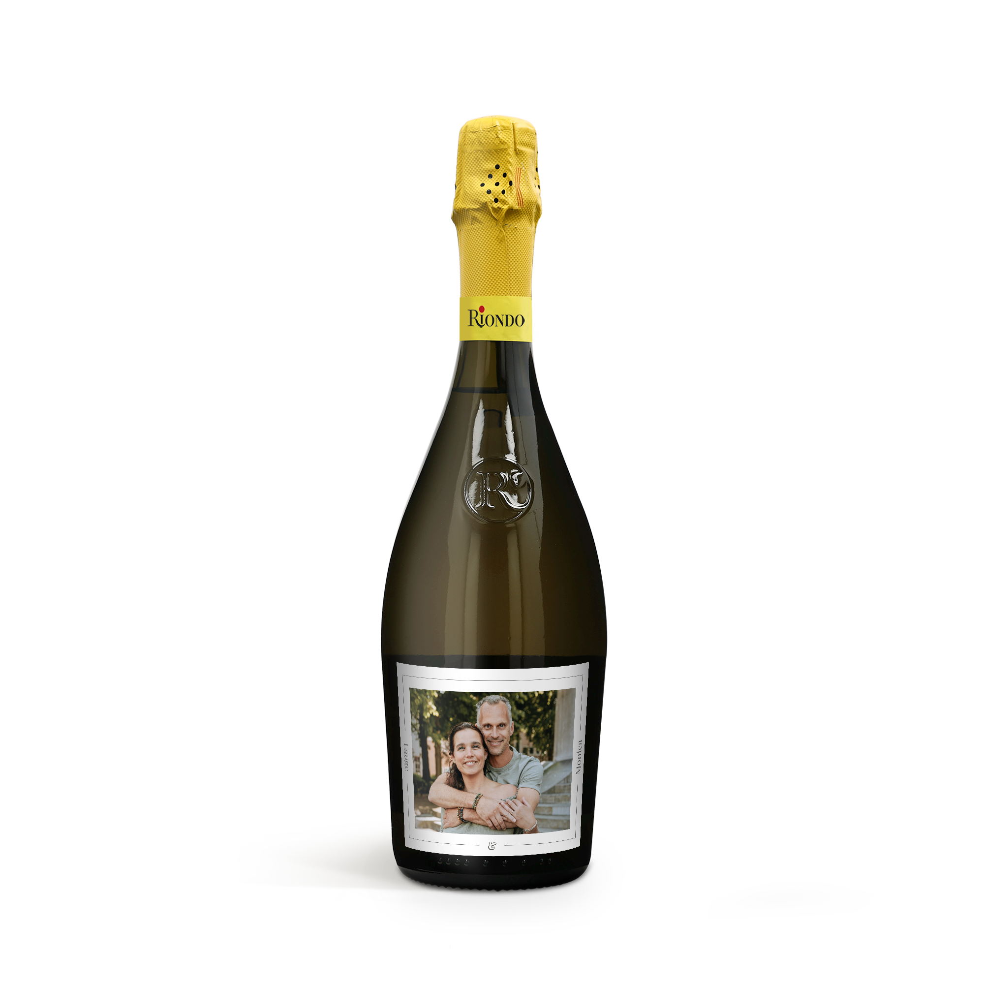 Riondo Prosecco Spumante flaske med etiket trykt med et billede af et par og teksten Laura og Monica