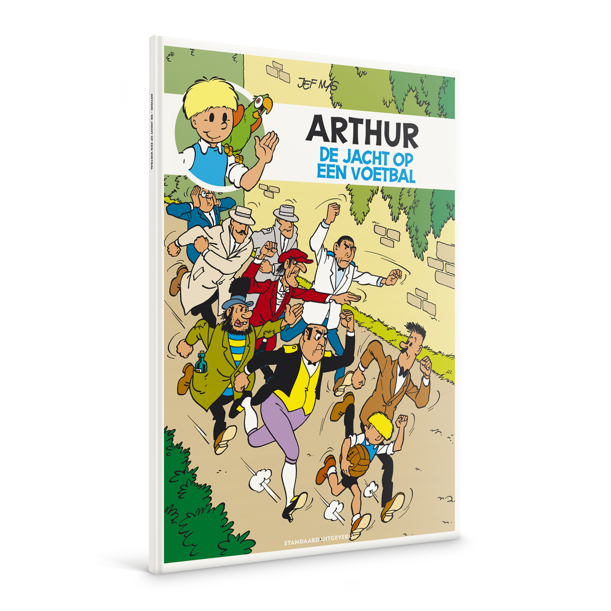Persoonlijk stripboek Arthur De Jacht op een Voetbal hardcover met naam gedrukt, diverse personages rennen achter de bal aan.