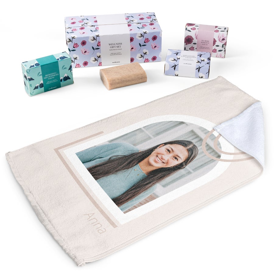 Soap gift set with personalized guest towel
