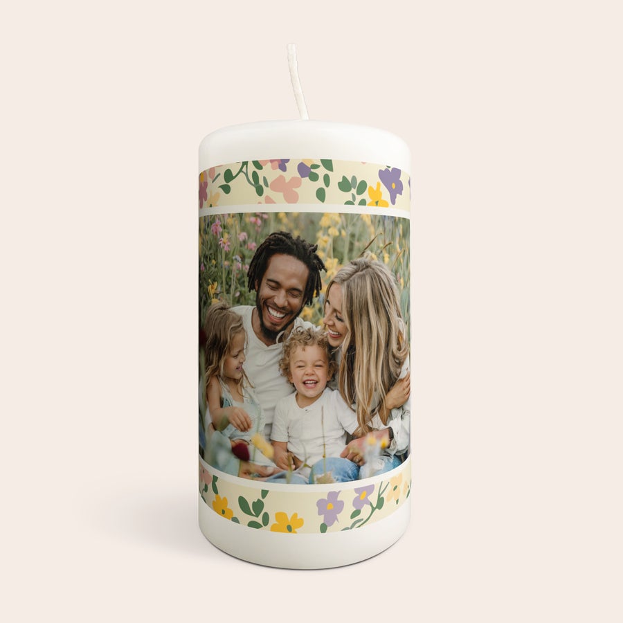 Candela personalizzata - Pasqua Candela Pasqua personalizzata con foto di famiglia, auguri di buona Pasqua stampati e bordo floreale