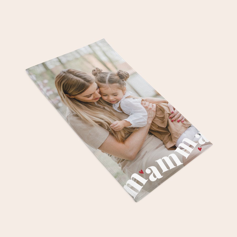 Personlig håndkle-sett Personlig gjestehåndkle - 30 x 50 cm 4 stk, trykt med bilde av mor og datter og tekst "mamma" med hjerte.