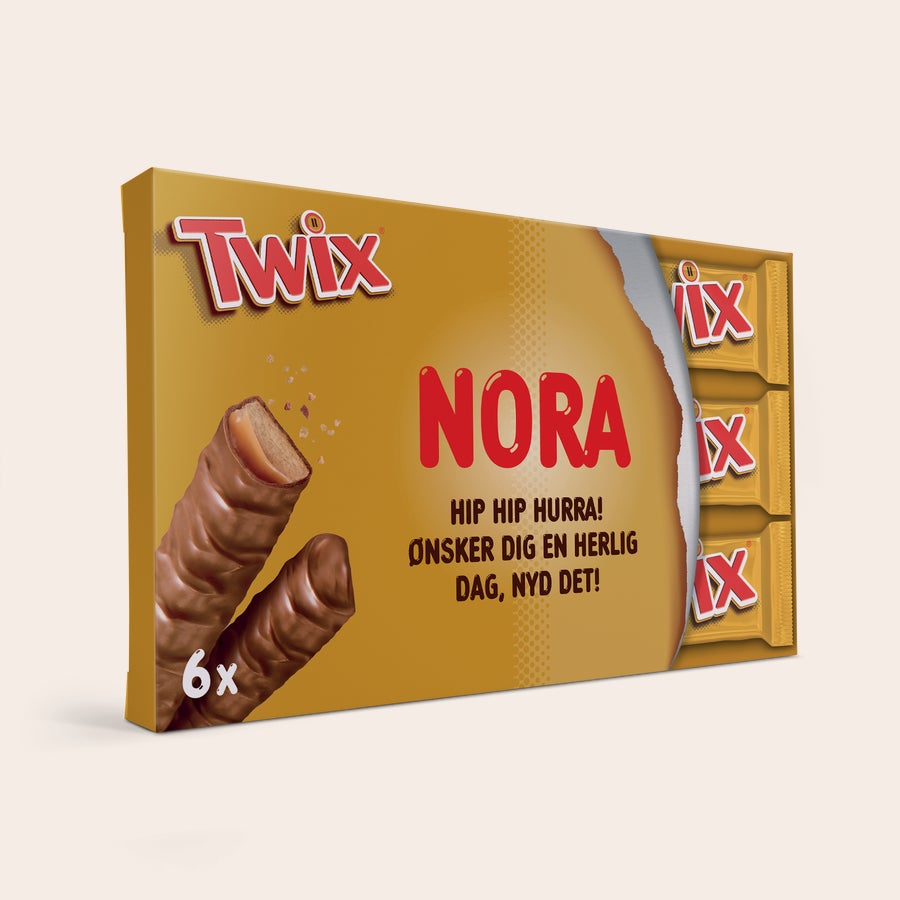 Mega Twix chokolade med navn og billede Twix chokolader i gaveæske med navn og billede, trykt med Nora og en hilsen
