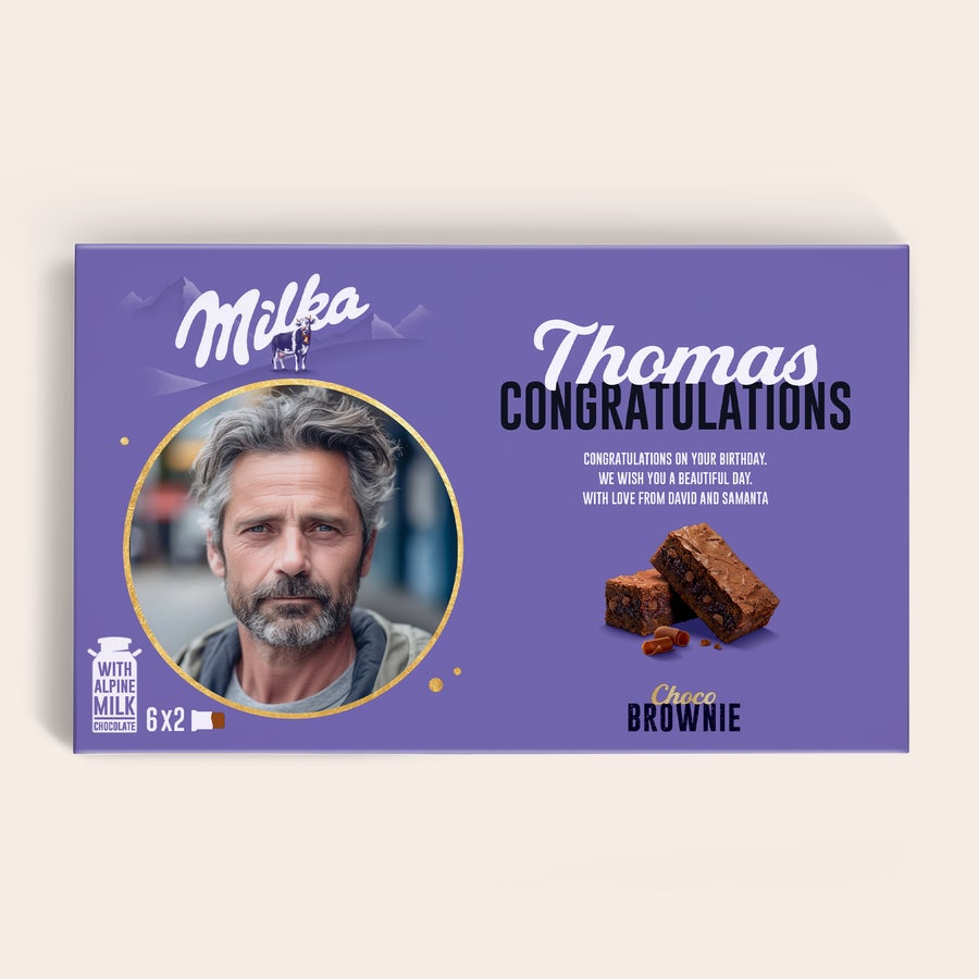 Milka Brownies Caja de regalo Milka Choco Brownie personalizada con foto de un hombre, nombre "Thomas" y mensaje.