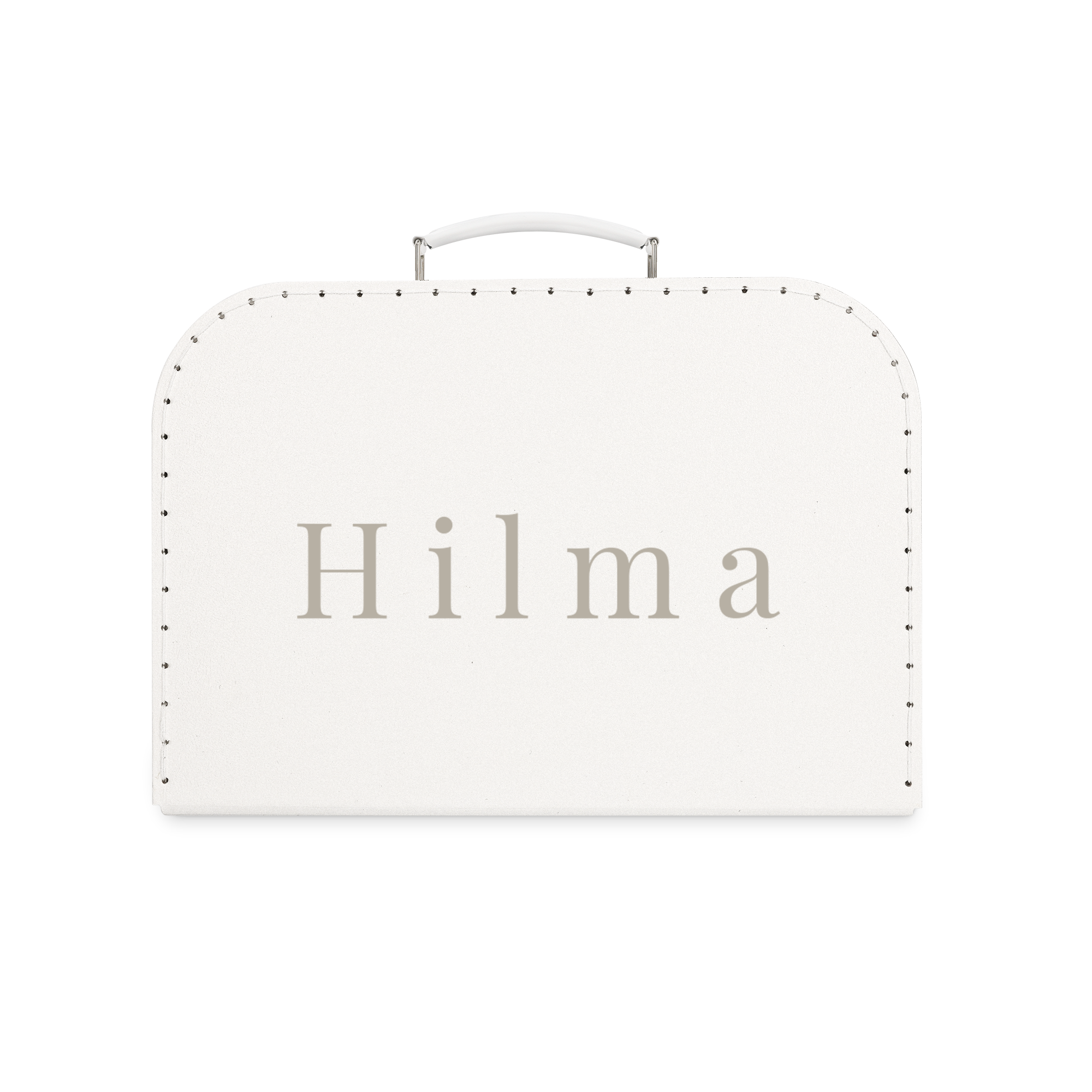 Vit leksaksväska i kartong, tryckt med namnet Hilma i grått, perfekt detalj i alla barns sovrum.