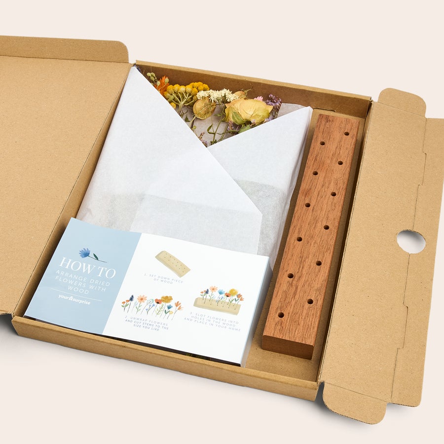 Fleurs séchées avec support en bois personnalisé Fleurs séchées avec support en bois personnalisé