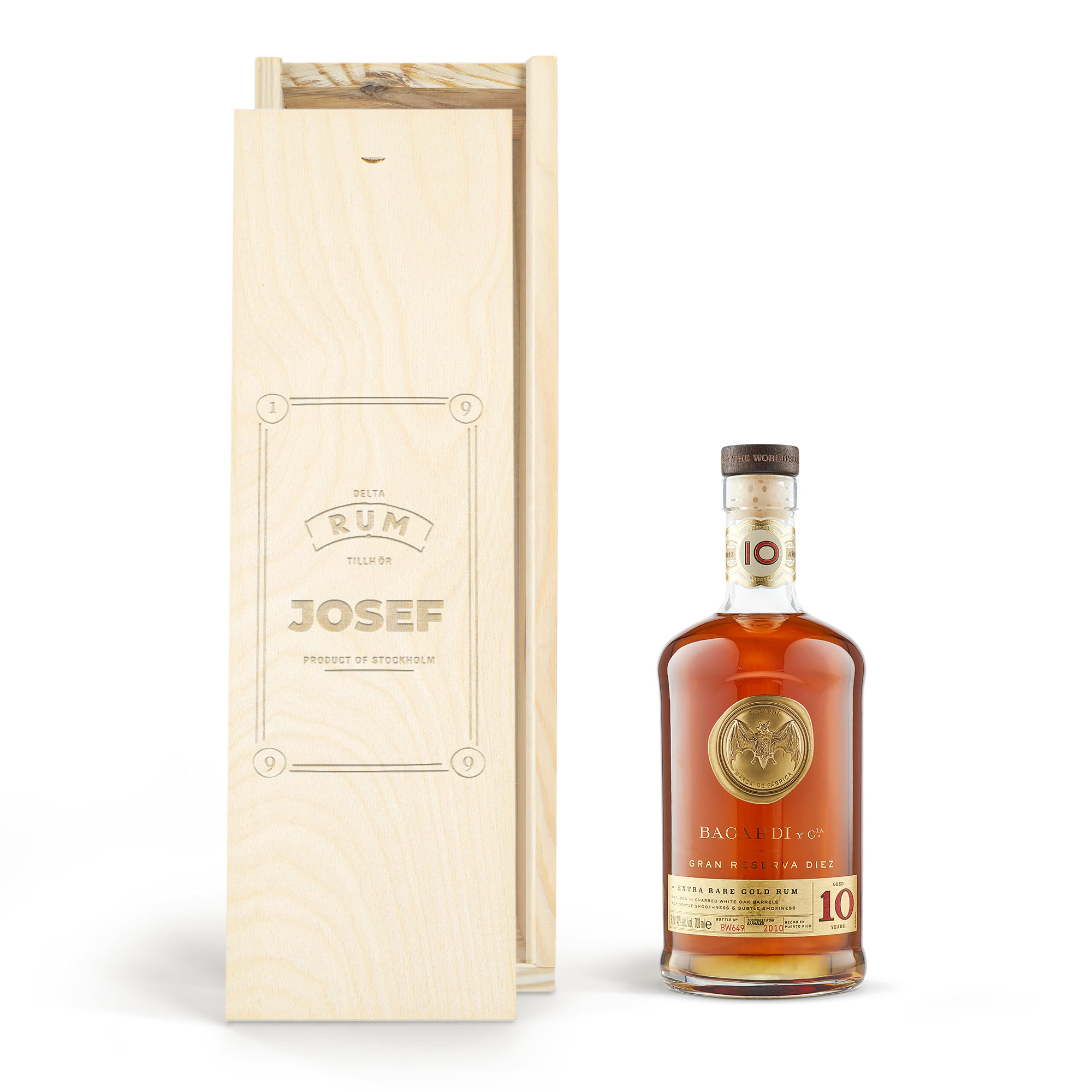 Flaska Bacardi Reserva Diez-rom i graverad träask med namnet Josef