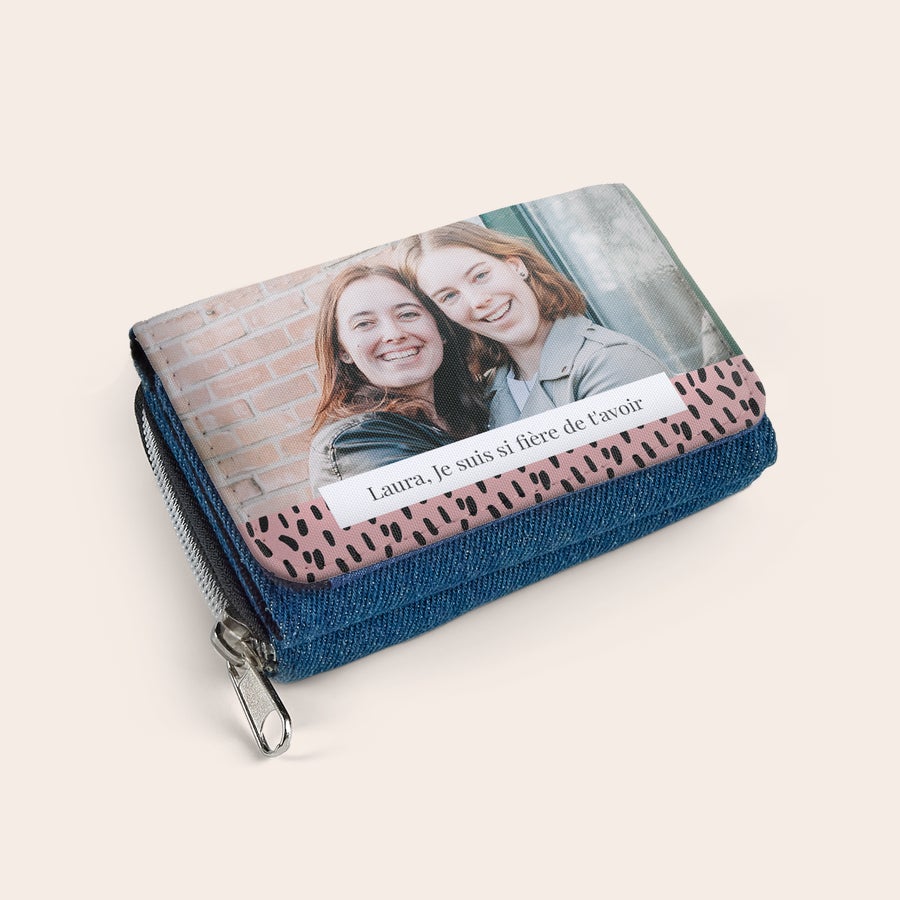 Portefeuille personnalisé Portefeuille femme en tissu imprimé avec la photo de deux amies et un message personnalisé: Laura, je suis si fière de t'avoir