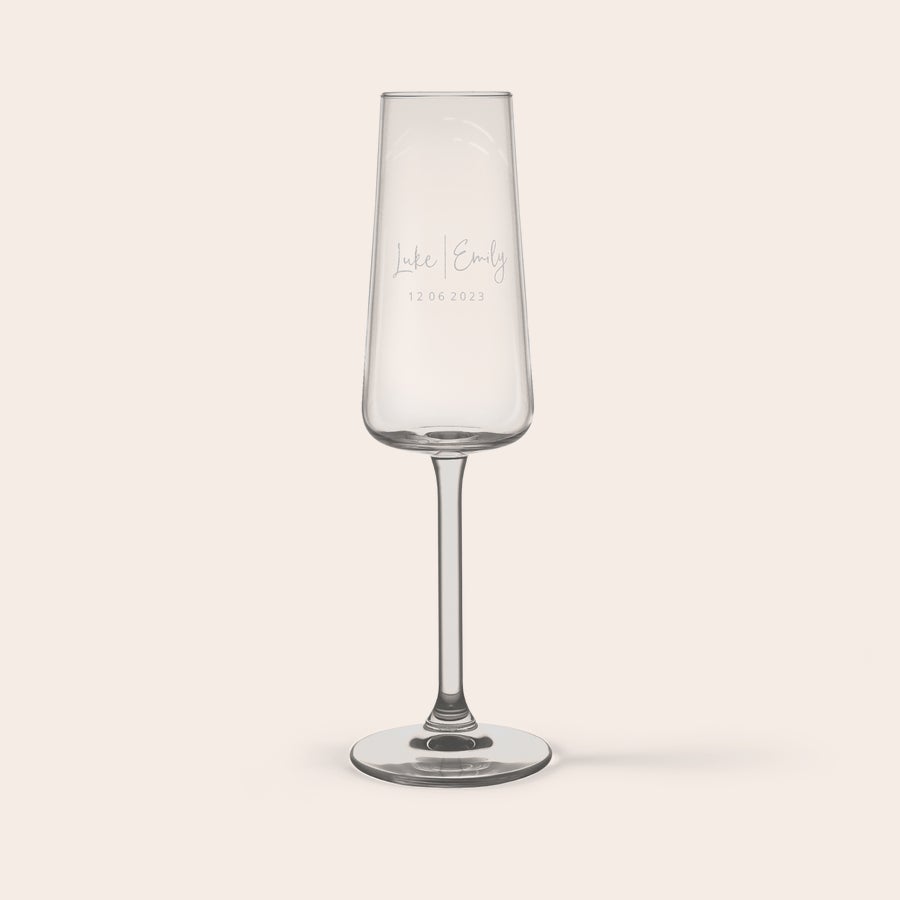 Personalised champagne glasses Personalised champagne glasses