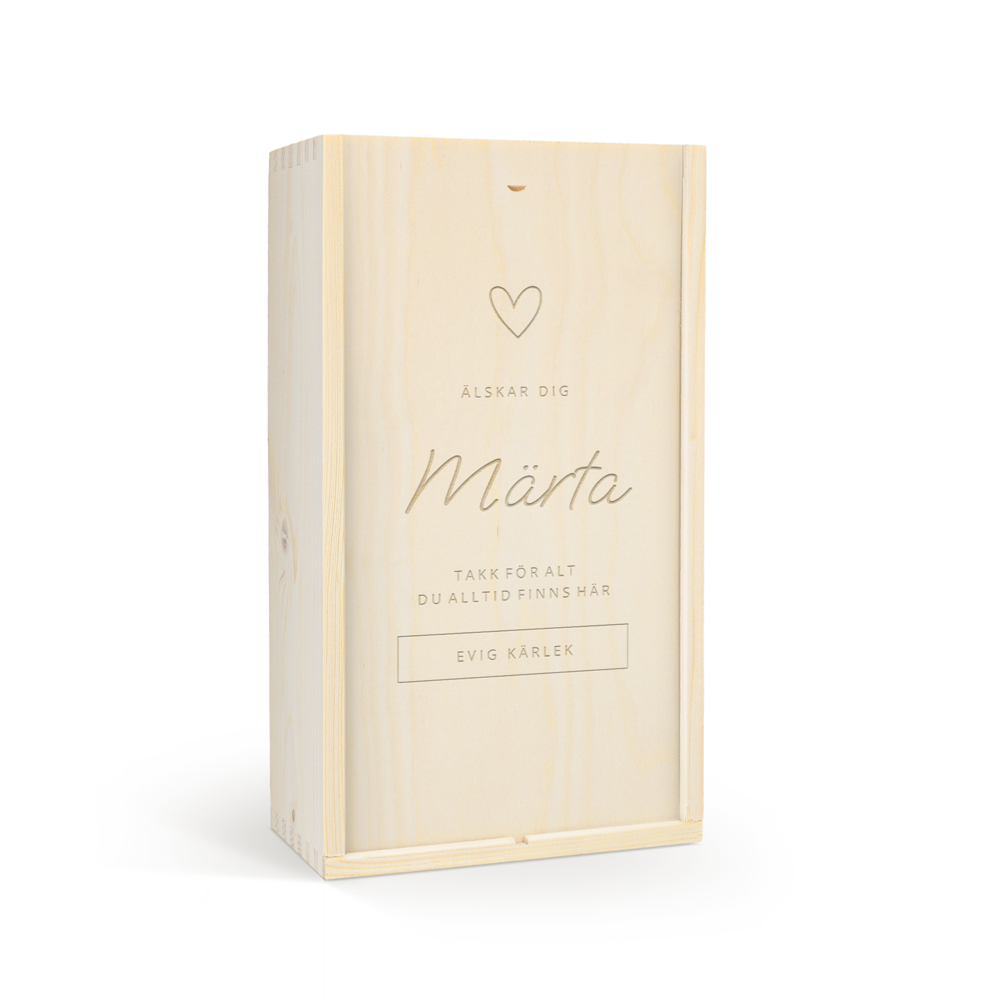 Presentset med gin och tonic i en graverad träask med namnet "Märta", texten "Älskar dig Tack för allt du alltid finns här" och ett hjärta