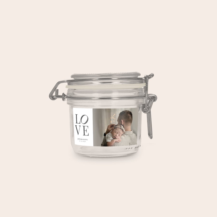 Glas mit Deckel – personalisiert Personalisiertes Glasgefäß mit Deckel, 200 ml, mit aufgedrucktem Foto von Vater und Baby und Text Lara & Andre 27.12.2024
