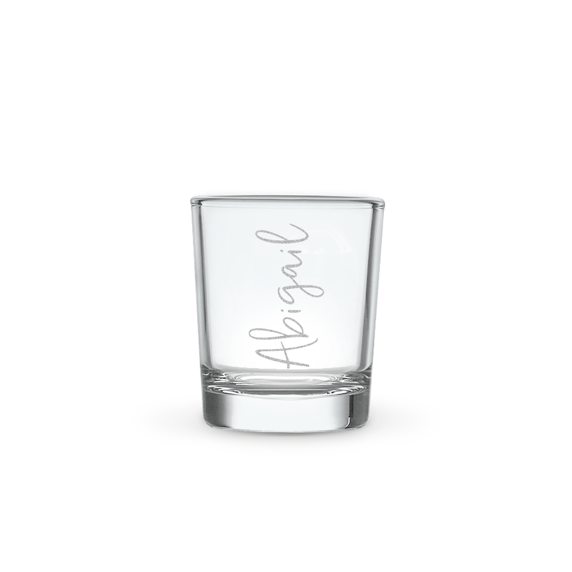 Pahar de vodcă personalizat, gravat cu numele "Abigail", ideal pentru un set de cadouri luxos de vodcă.