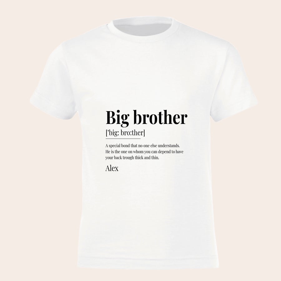 Tricou - Voi fi sora/frate mai mare Tricou alb pentru copii, personalizat cu text negru "Big brother" și numele "Alex", ideal pentru anunțul celei de-a doua sarcini.