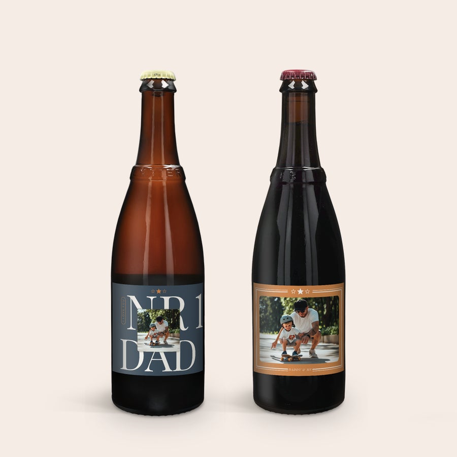 Set Regalo Birra Personalizzato - Westmalle Dubbel e Tripel Due bottiglie di birra Westmalle Dubbel e Tripel con etichette personalizzate stampate con la foto di un papà e un bambino in skate