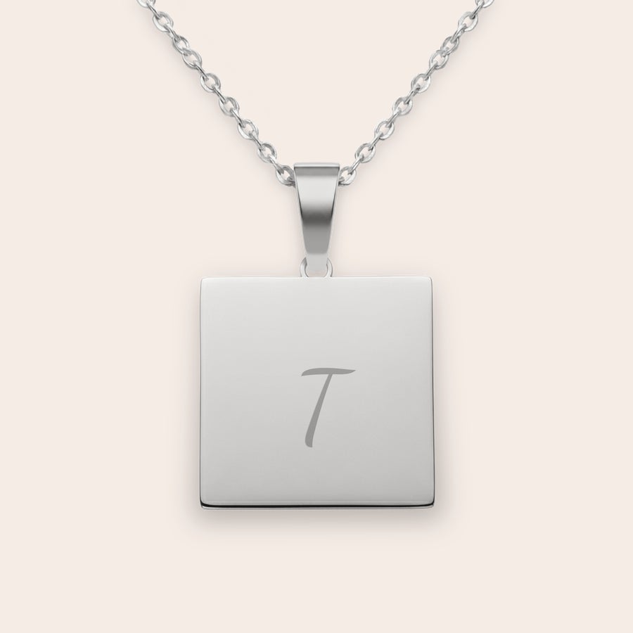 Kette mit viereckigem Anhänger Kette mit viereckigem Anhänger