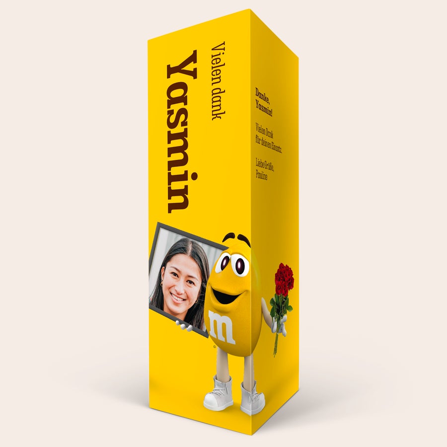 M&M´s personalisieren - Candy Tower Personalisierte M&M's Geschenkbox mit dem Namen Yasmin, Foto und Nachricht, gedruckt auf der gelben Box.