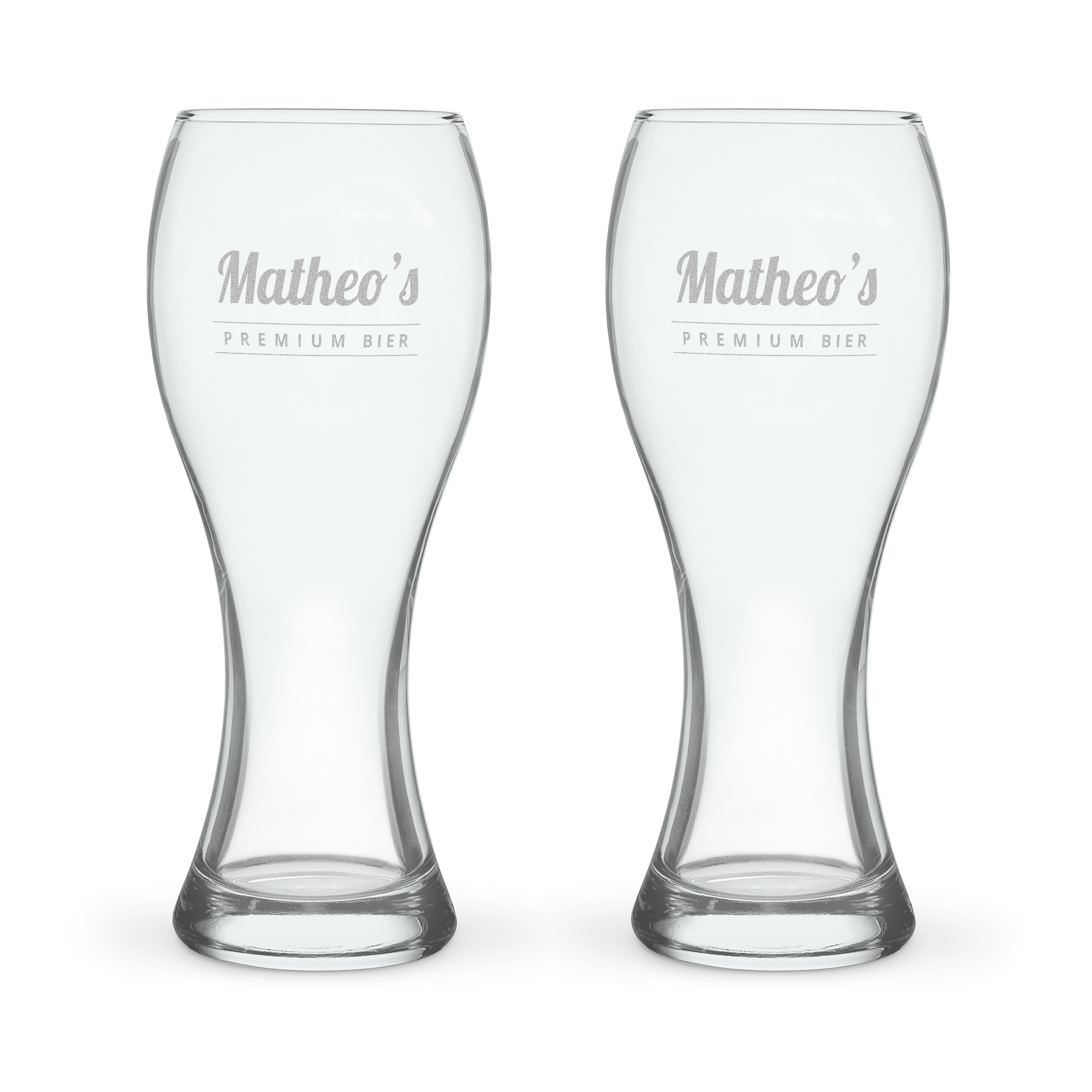 Twee bierglazen gegraveerd met "Matheo's Premium Bier", ideaal om jouw favoriete biertje in te schenken.