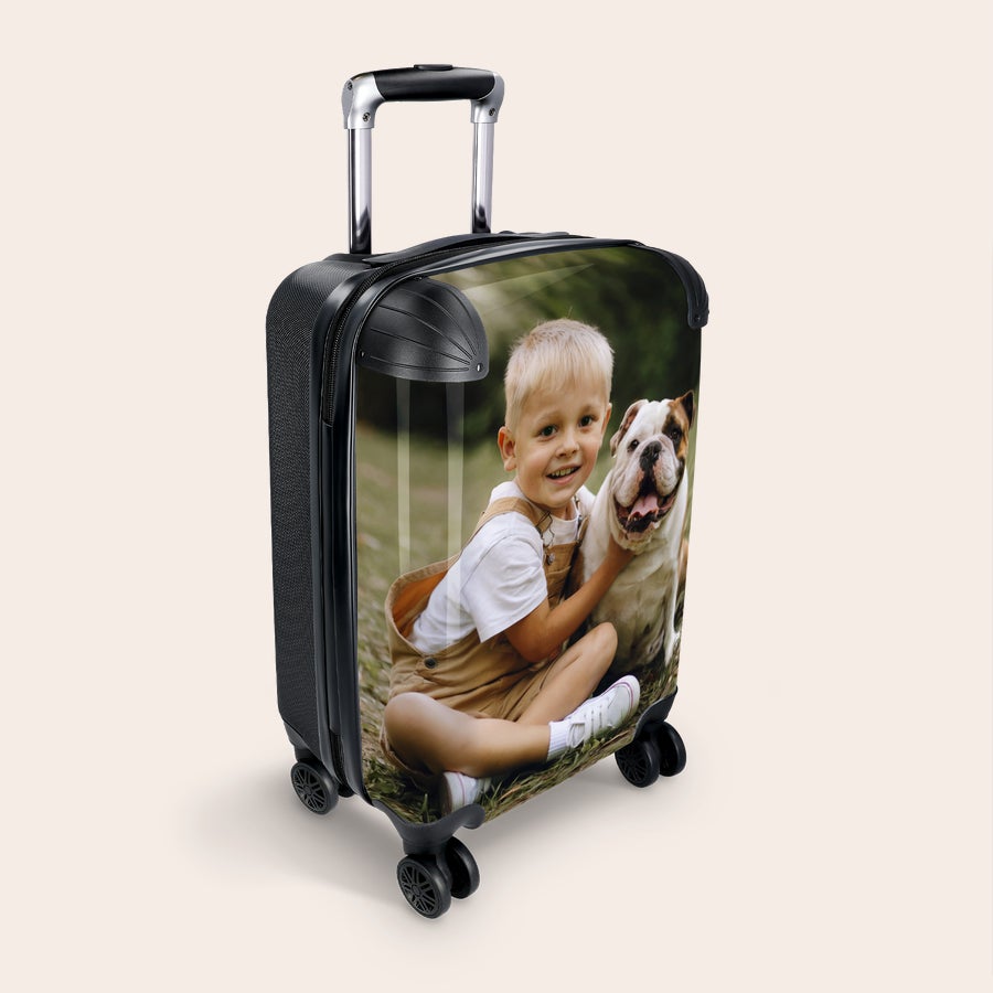 Personlig fotokoffert - Kabinstørrelse Personlig fotokoffert - Kabinstørrelse, trykt med et bilde av et barn og en hund.