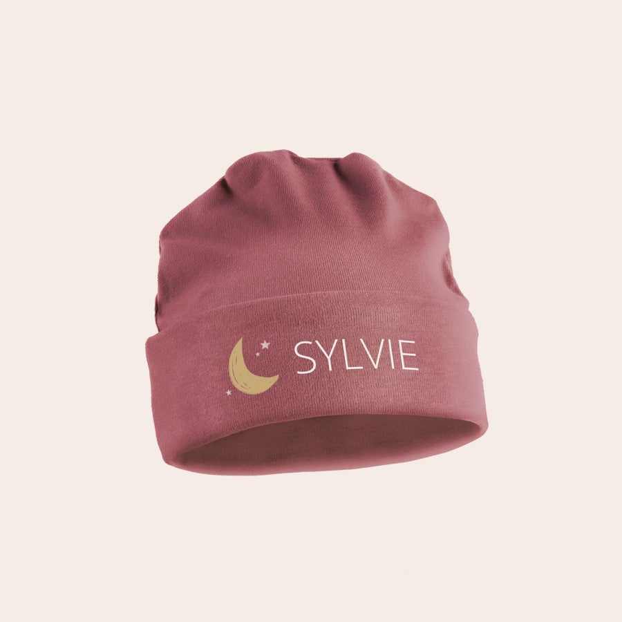 Bonnet naissance personnalisé Bonnet bébé rose personnalisé avec le prénom SYLVIE imprimé et un motif lune et étoiles