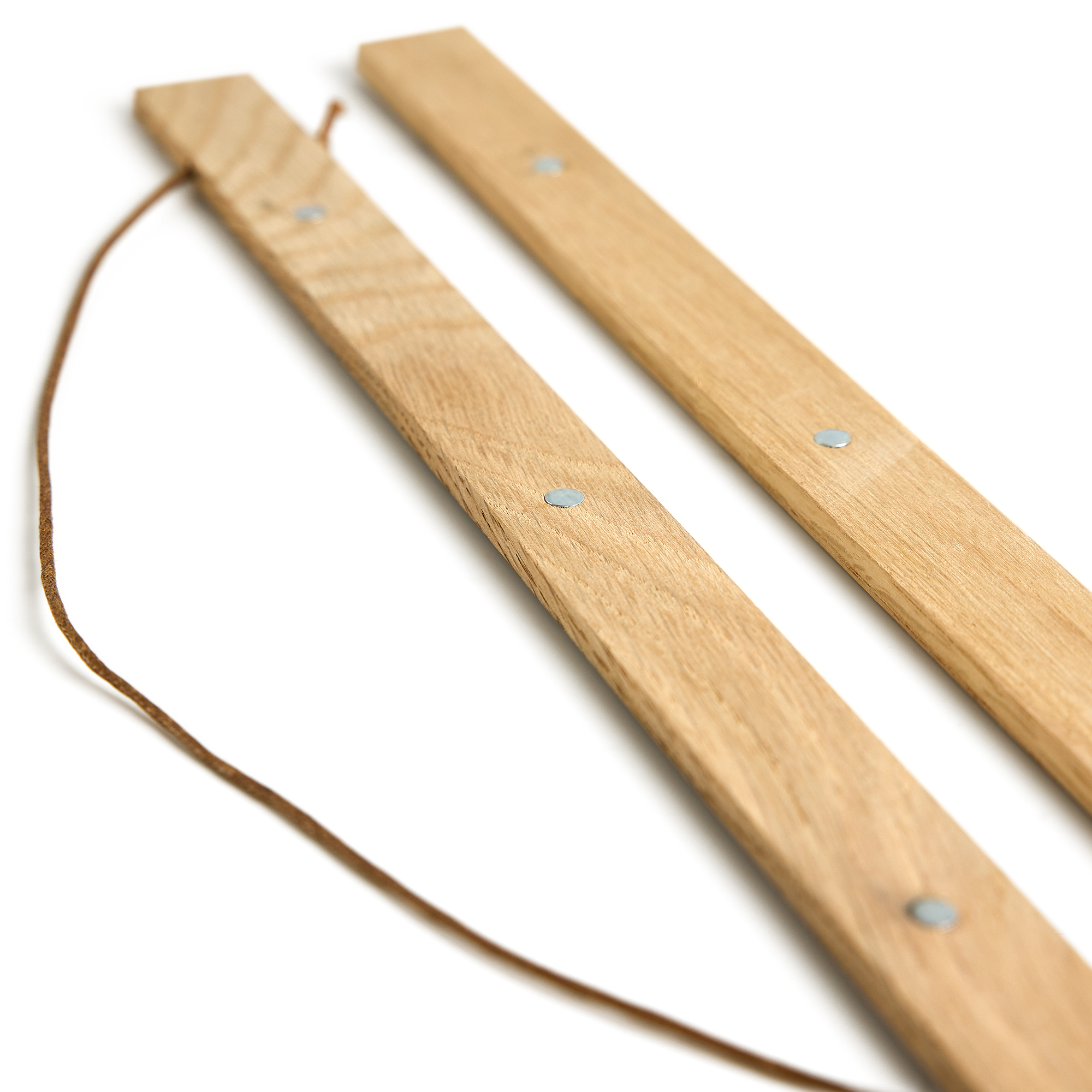 Houten magnetische posterhanger met leer koord, perfect voor jouw mooiste fotomoment.